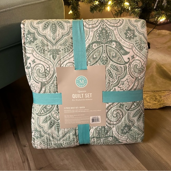 Martha Stewart Queen Quilt Set - Picture 3 of 4